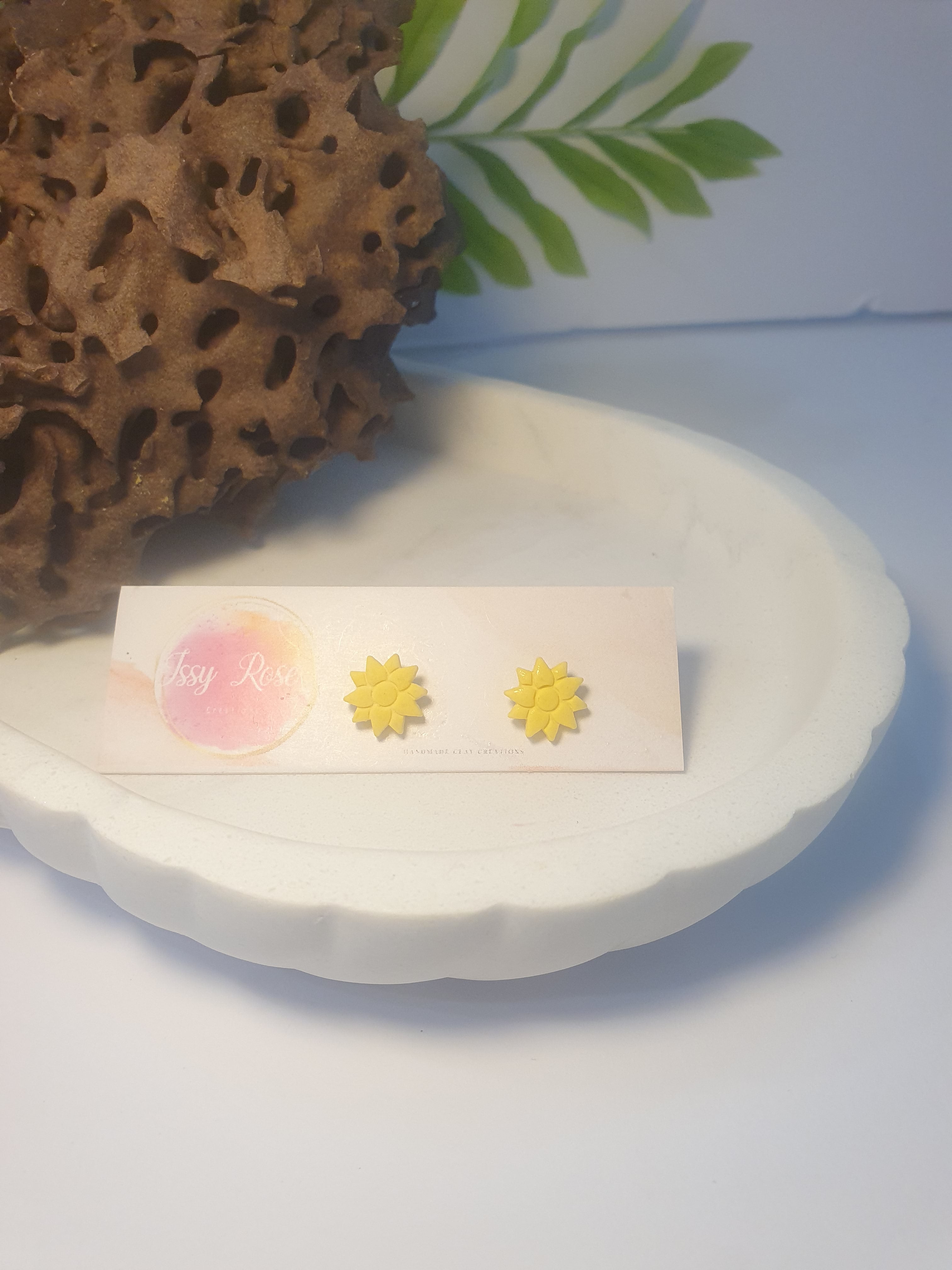 Mini flower Polymer Clay stud earrings